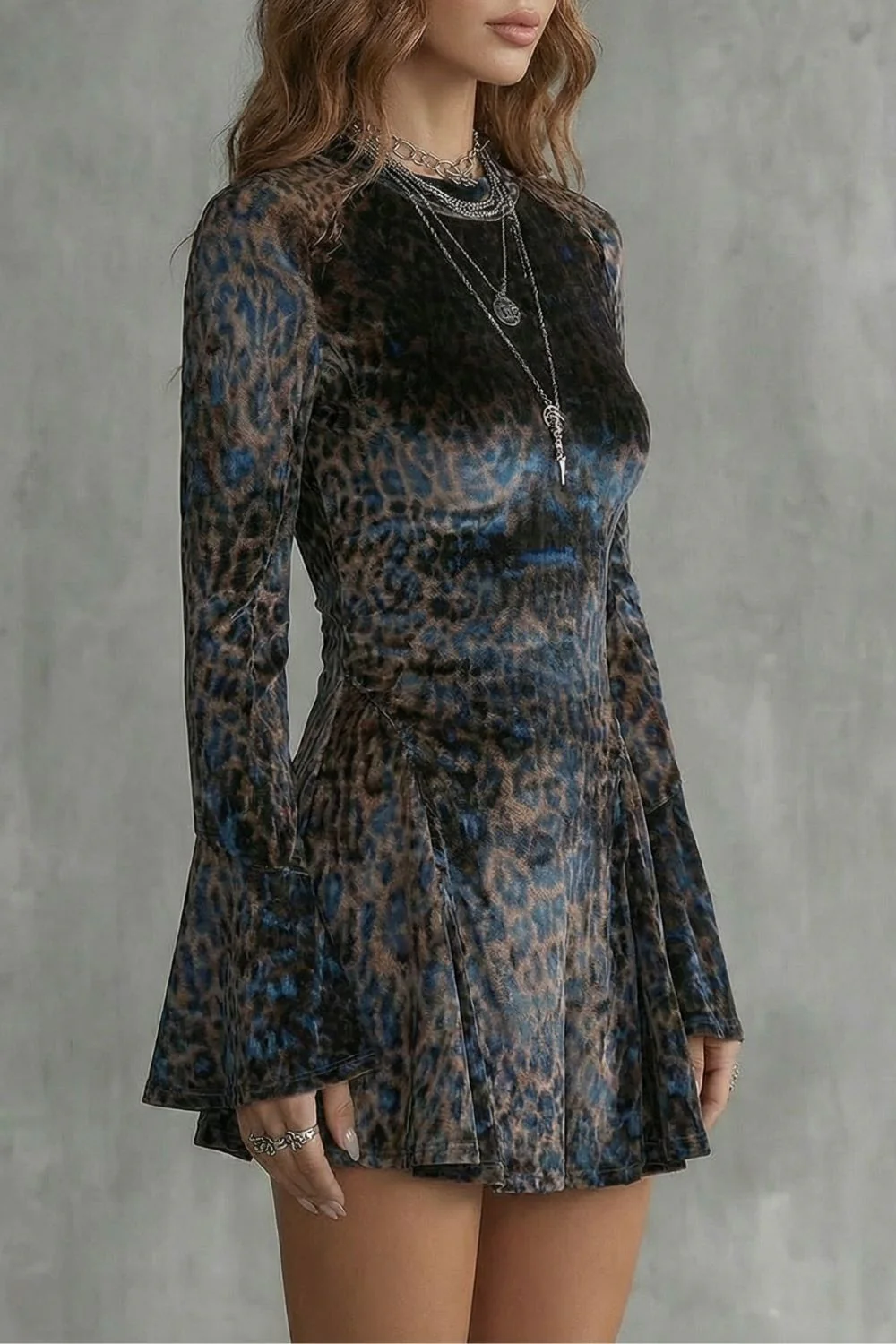 Bellanca – Flared sleeve – Leopard print mini dress - Image 4