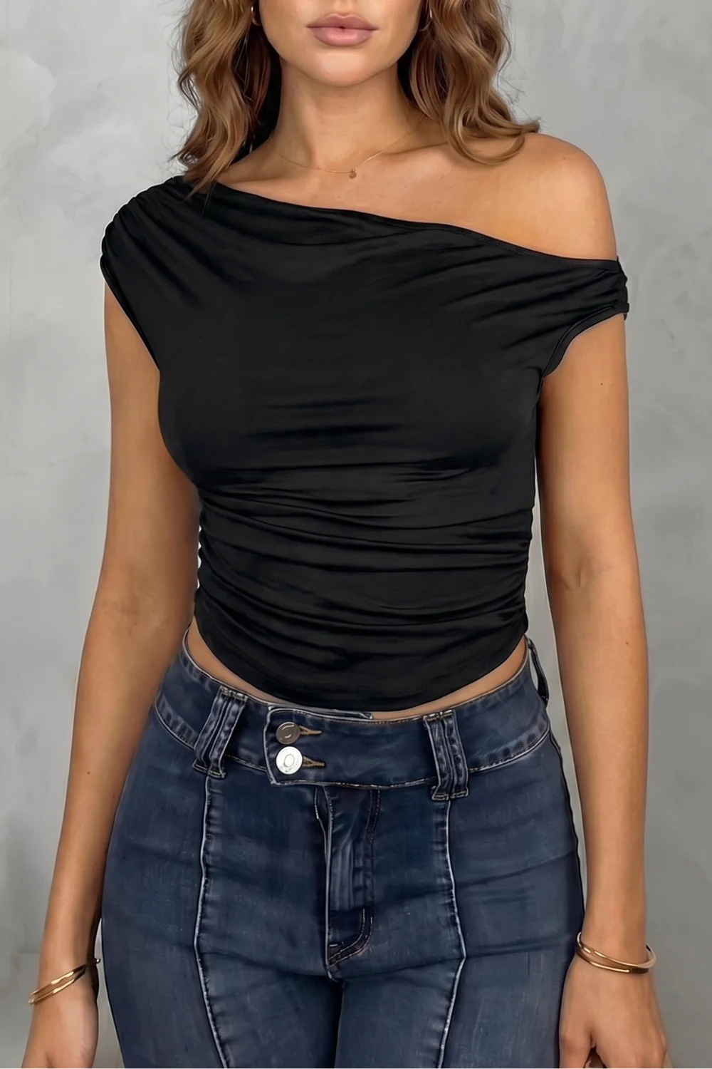 Elovienne – Asymmetric ruched silhouette – One shoulder top - Image 17