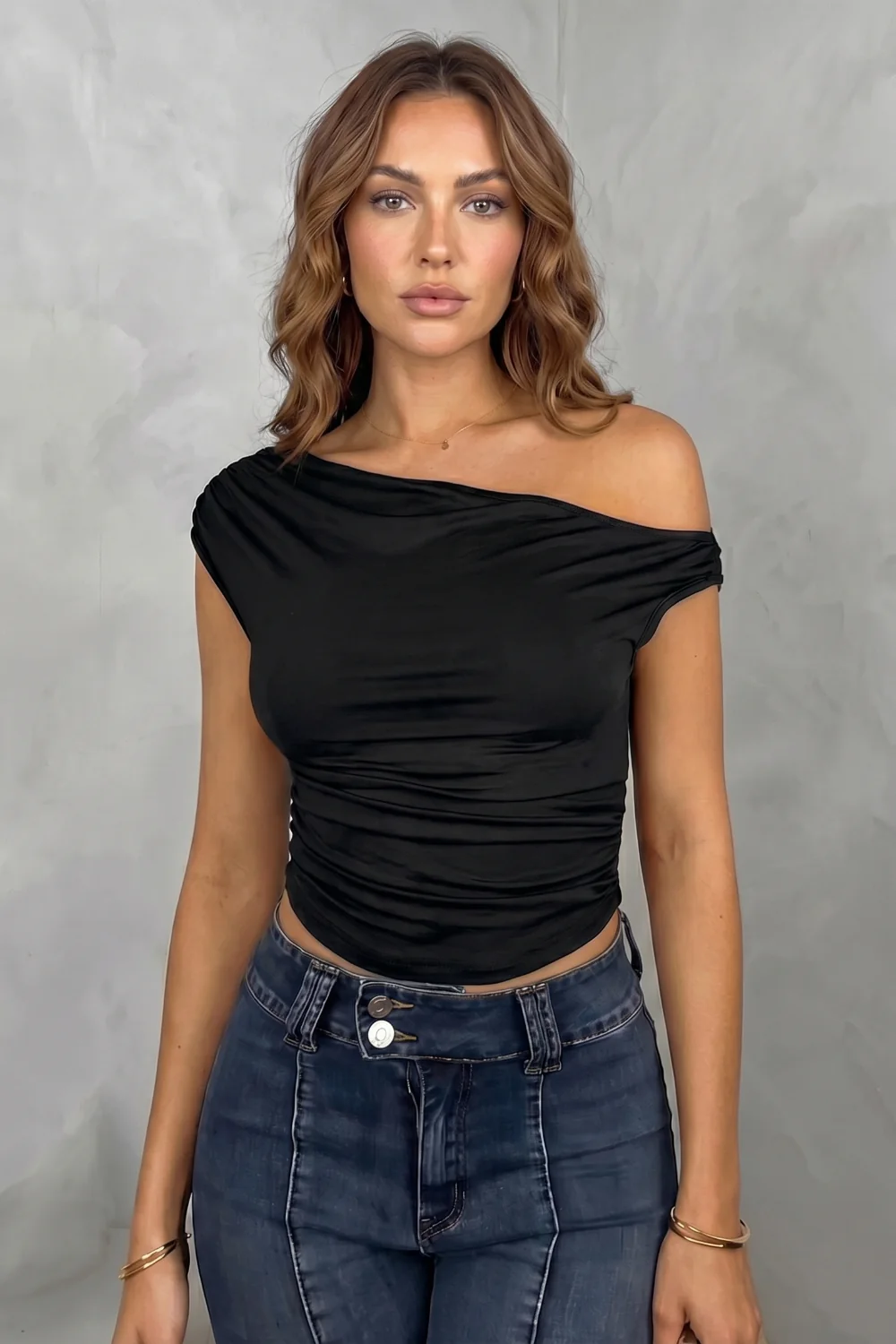 Elovienne – Asymmetric ruched silhouette – One shoulder top - Image 18