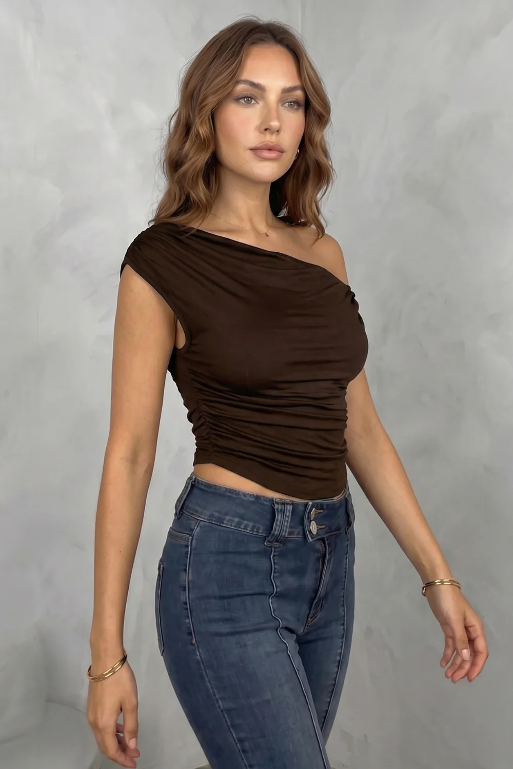 Elovienne – Asymmetric ruched silhouette – One shoulder top - Image 3