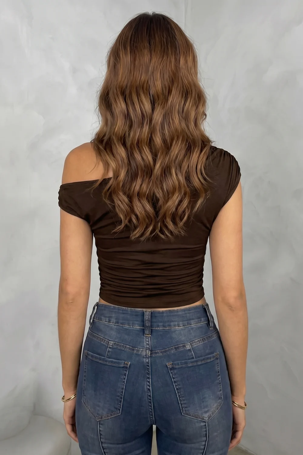 Elovienne – Asymmetric ruched silhouette – One shoulder top - Image 4