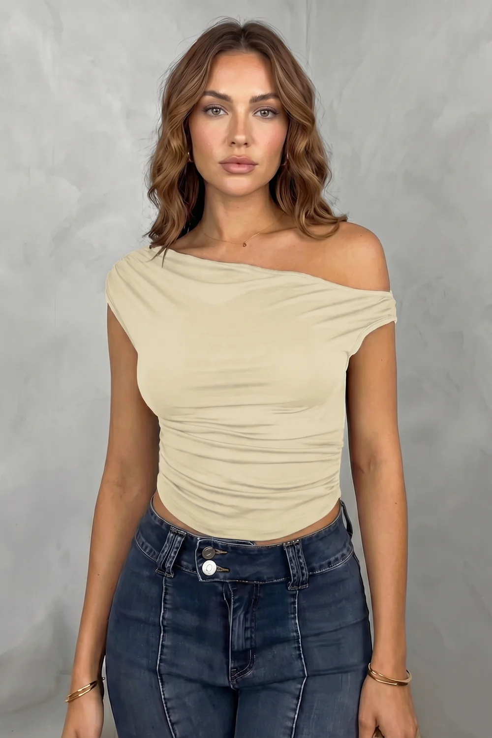 Elovienne – Asymmetric ruched silhouette – One shoulder top - Image 8
