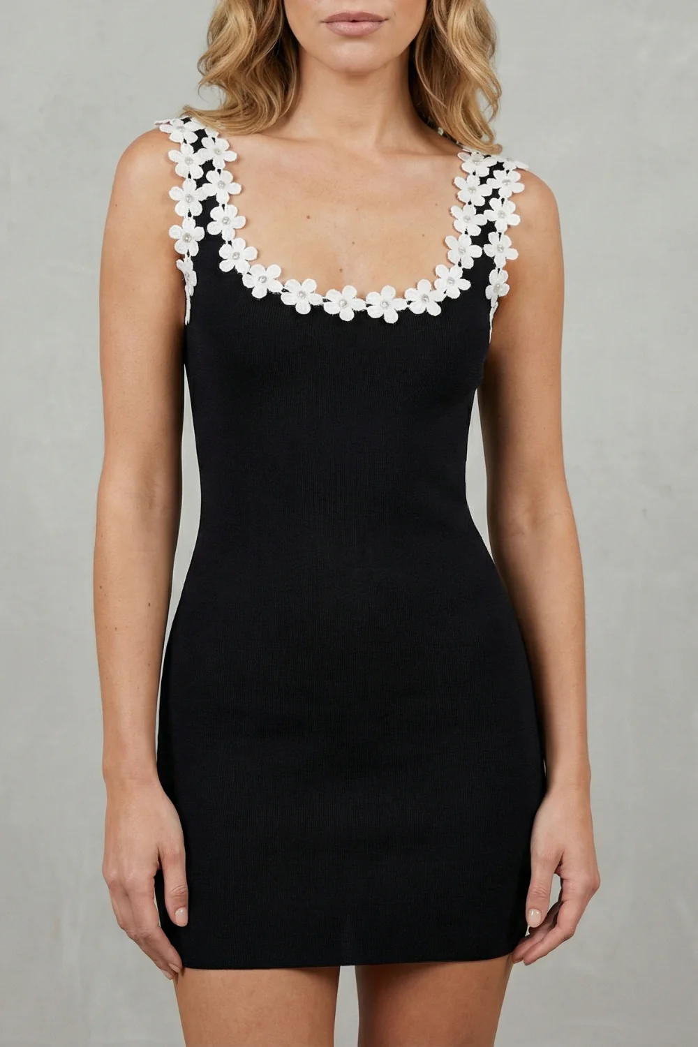 Faith – Sweet contrast – Women’s Bodycon Mini Dress with Flower Details
