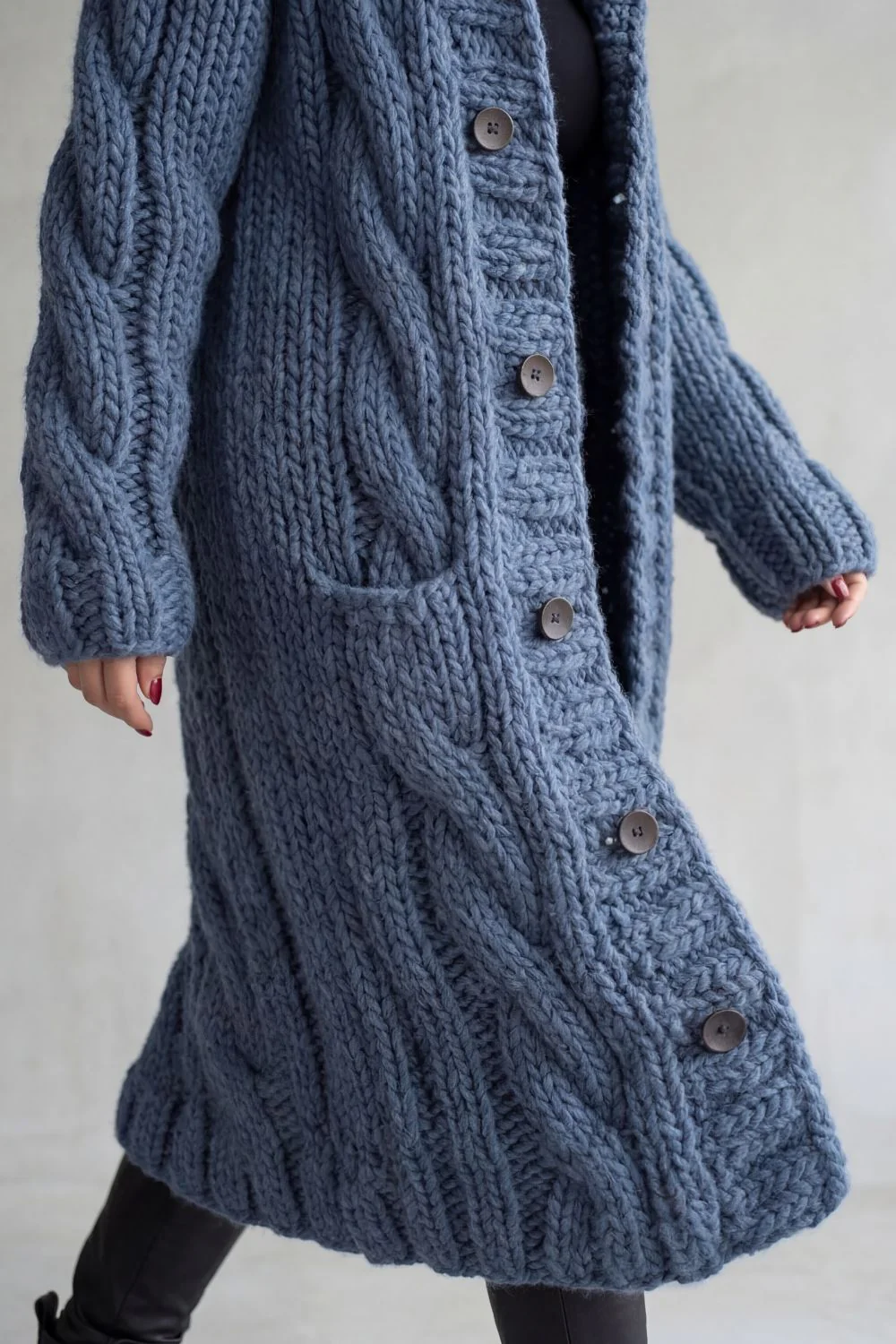 Karinaè – Oversized cable knit – Hooded cardigan coat - Image 3