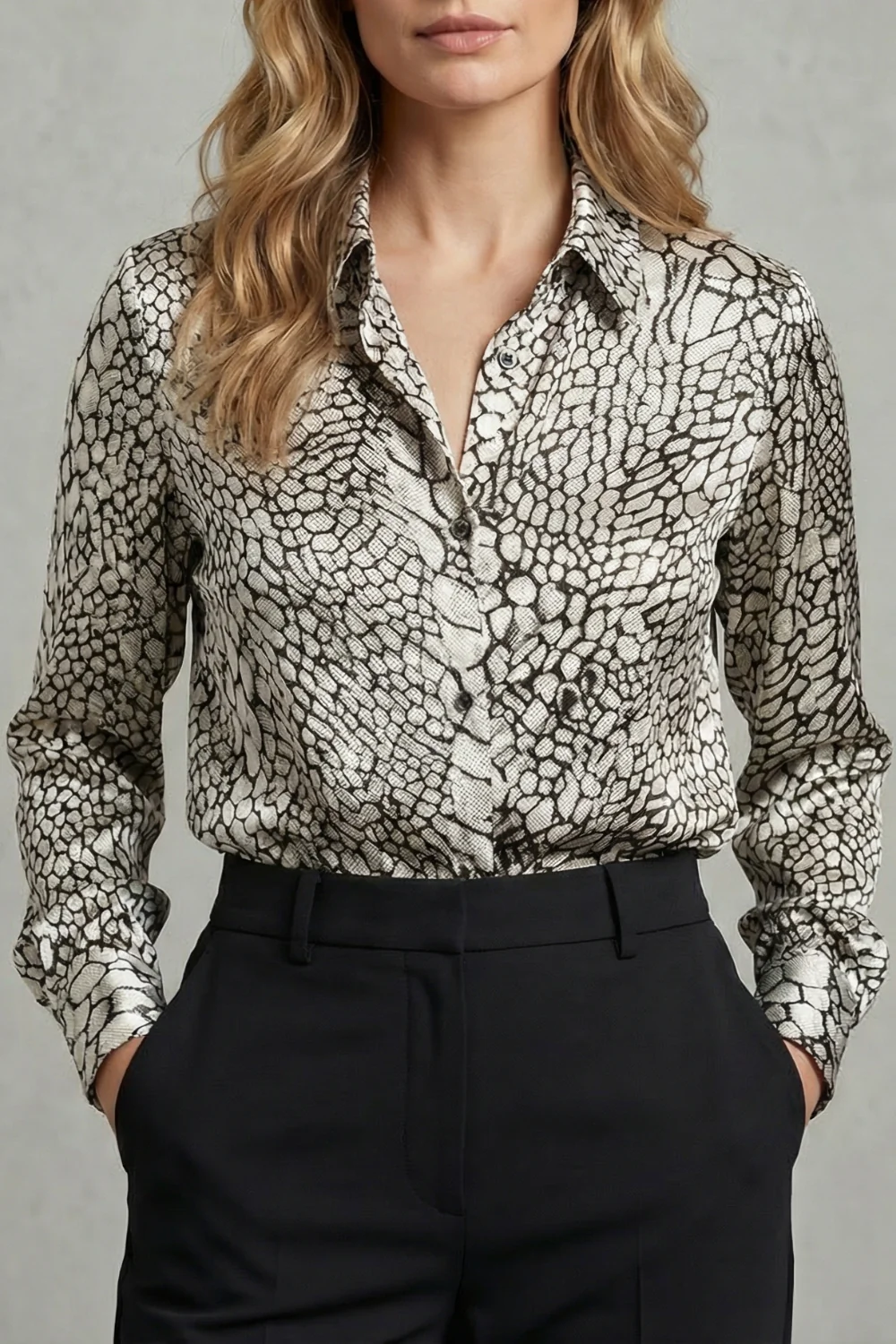 Leontine – Silky leopard elegance – Blouse - Image 5