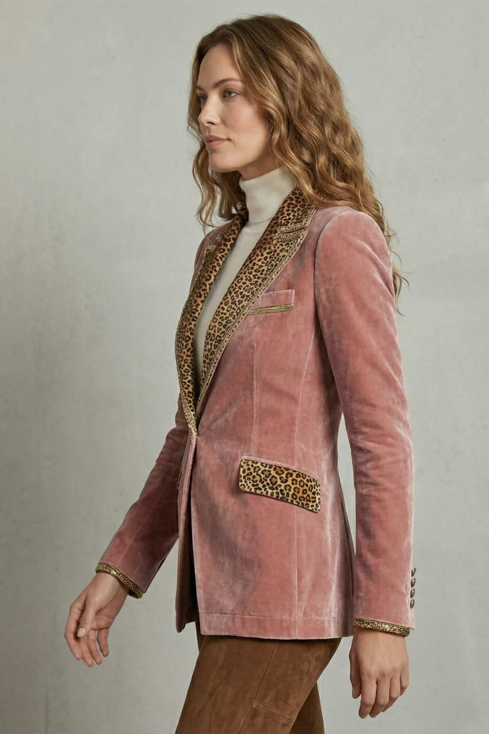Léovelle – Leopard contrast elegant cut – Velvet blazer - Image 3