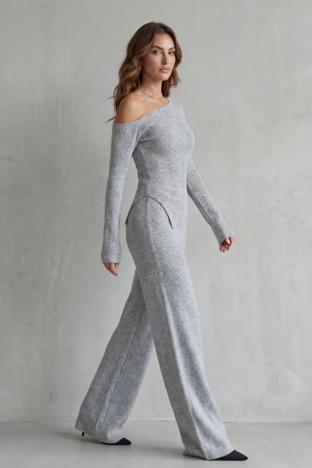 Lunavie – Asymmetric neckline – Knit lounge set - Image 3