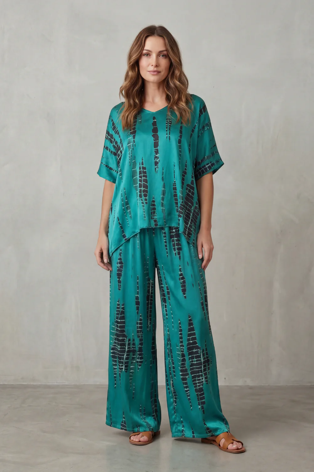 Marie – Abstract Print Detail – Wide-Leg Lounge Set - Image 12