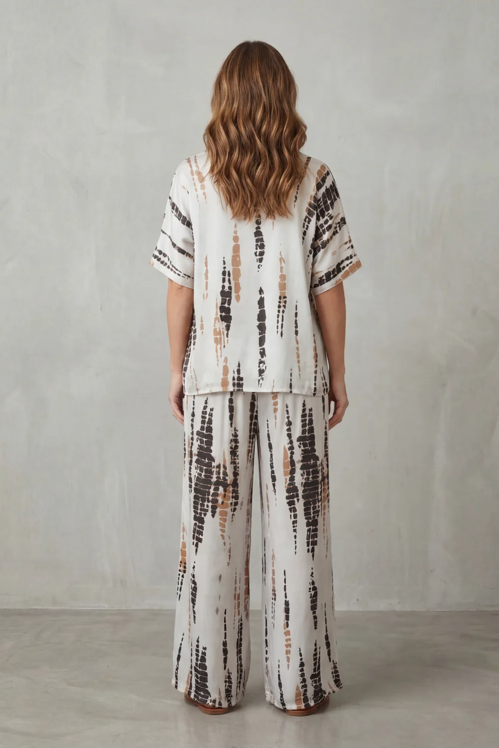 Marie – Abstract Print Detail – Wide-Leg Lounge Set - Image 4
