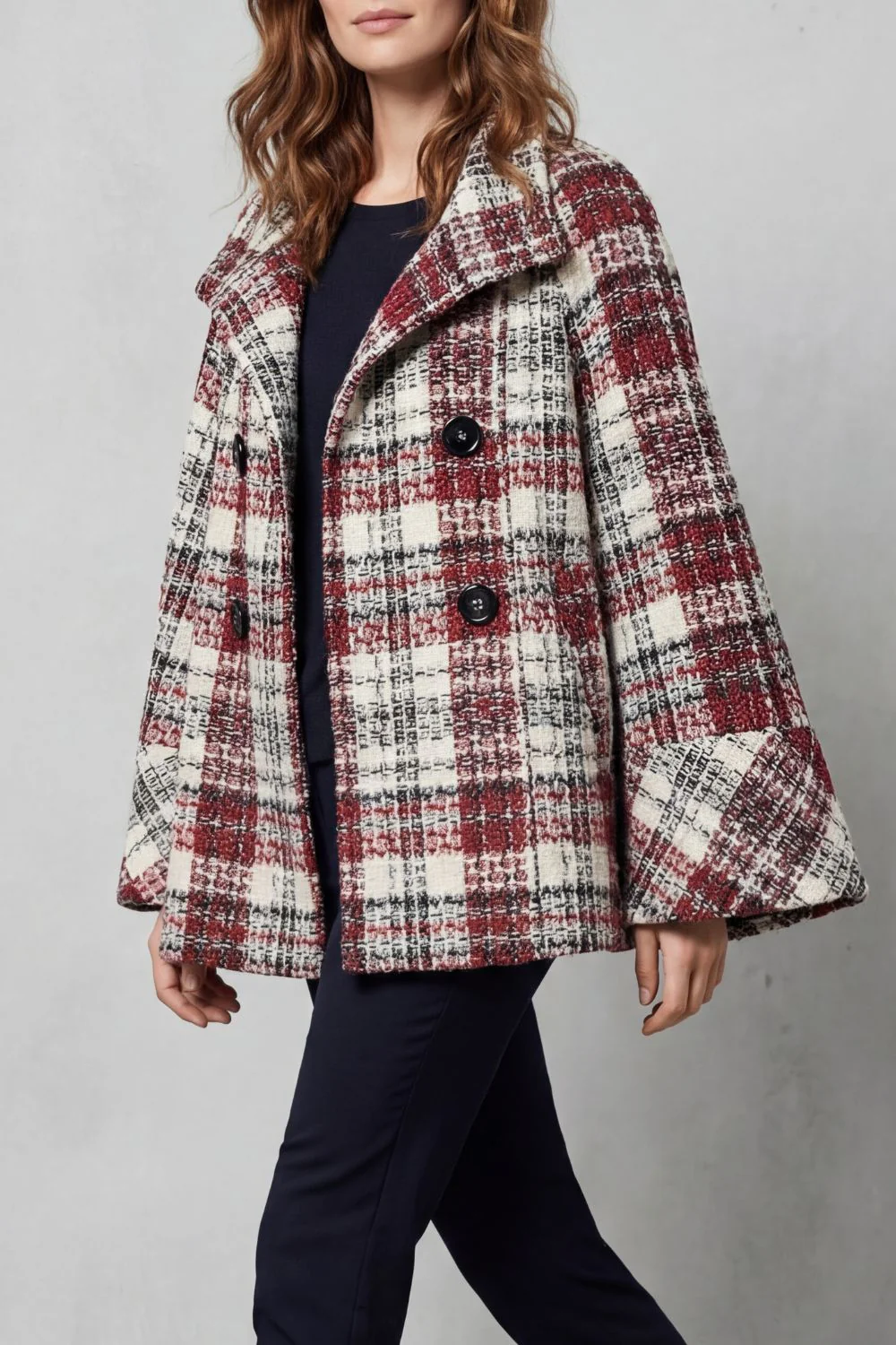 Rosélle – Vintage check flair – Wool cape coat - Image 3