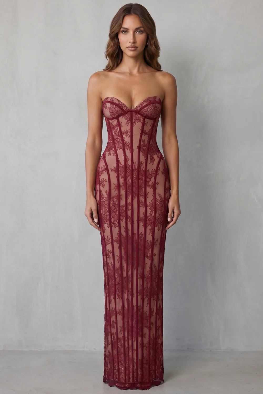 Sirelle – Sculpted lace allure – Maxi dress - Image 2