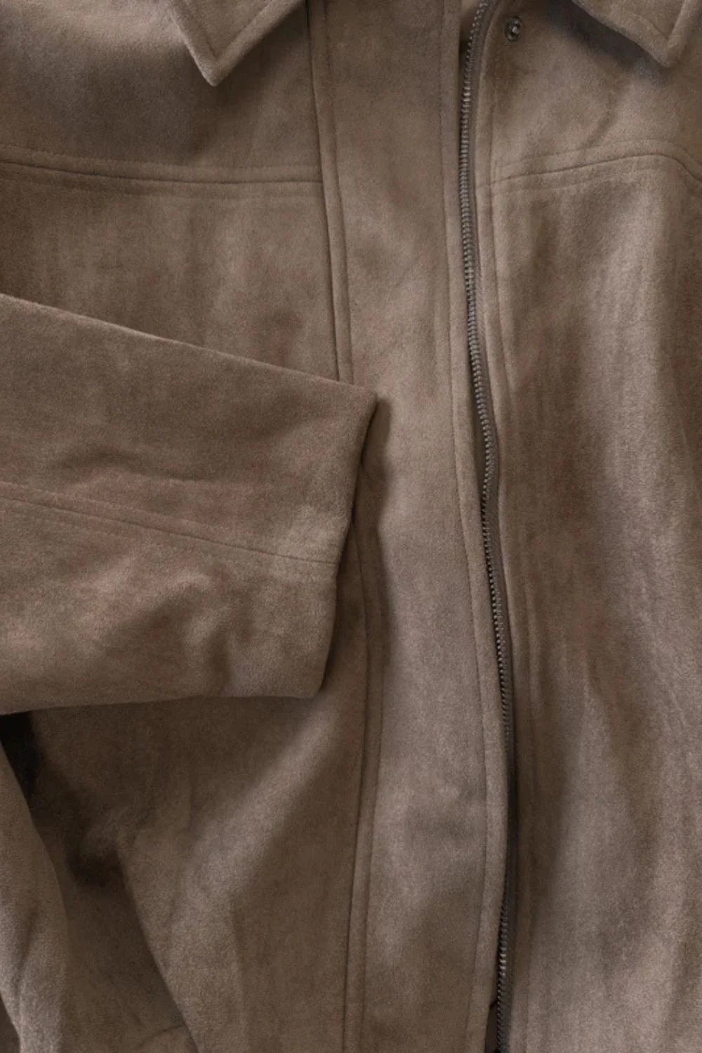 Solenné – Sculpted volume – Suede bomber jacket - Image 7
