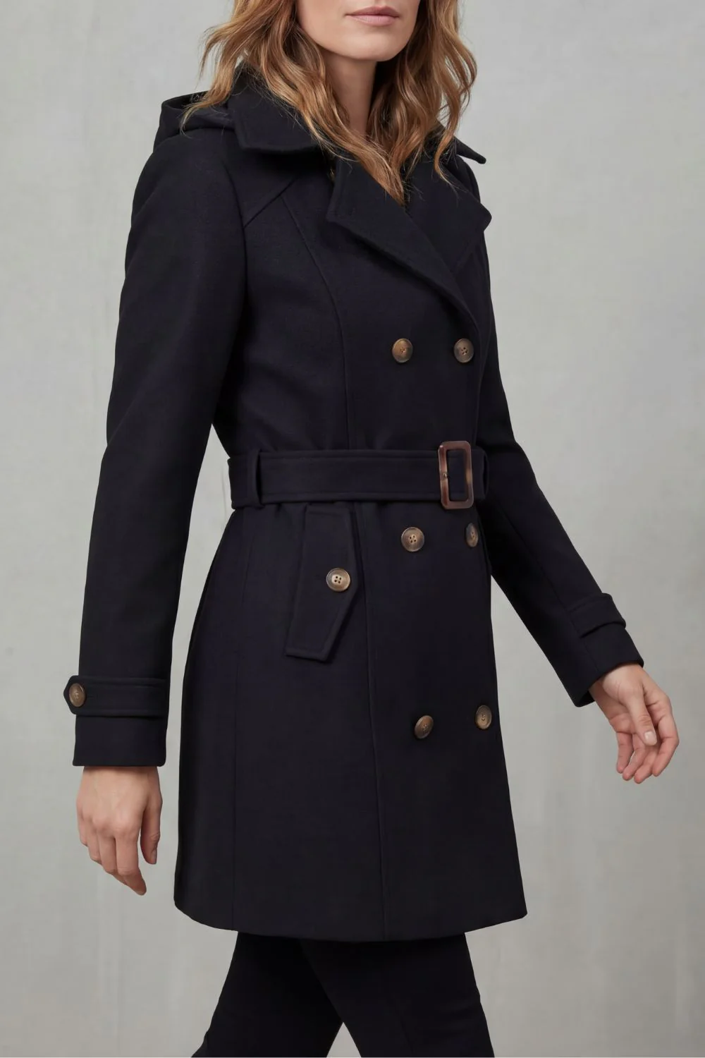 Solivane – Tailored elegance – Hooded trench coat - Image 3